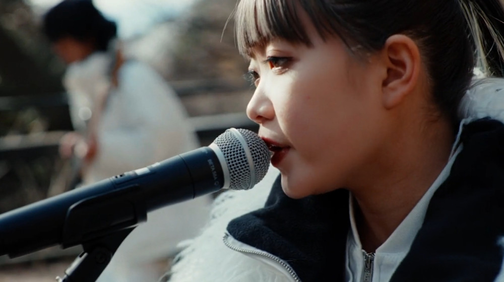 "Crescendo" MV